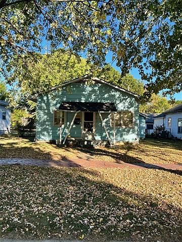 1st image of 504 N Woodland St