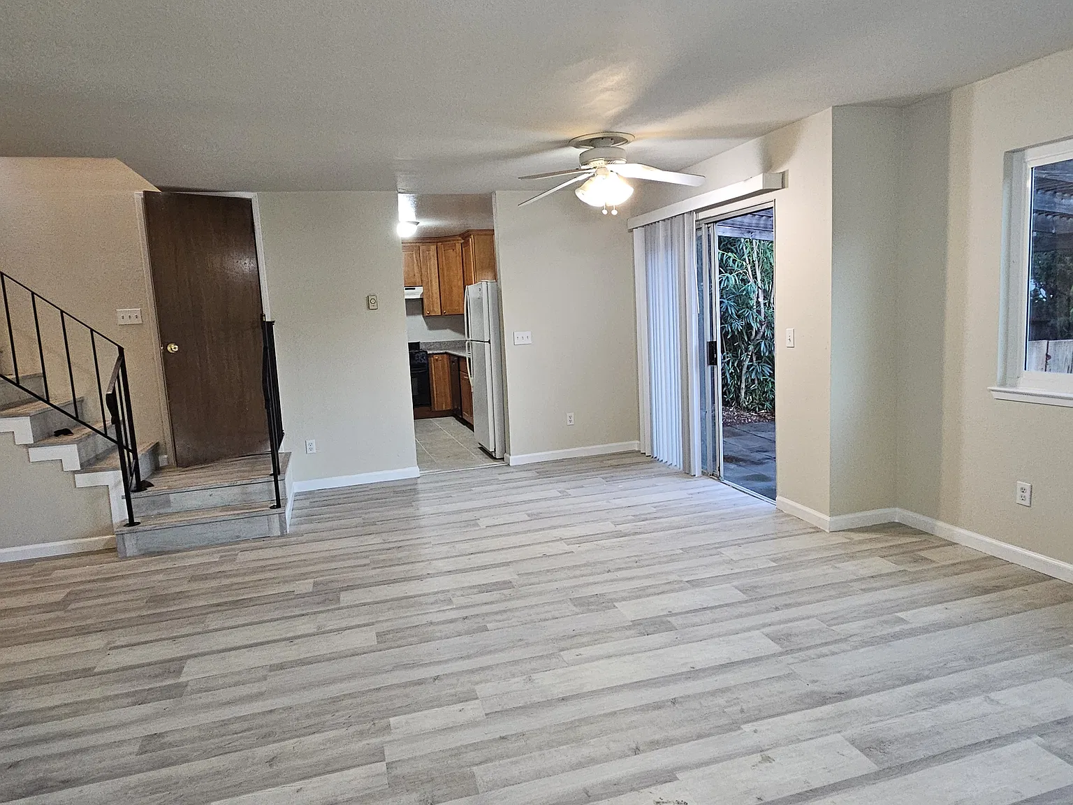 3 bed, 2.5 bath, 1600 sqft, $4,800 — Photo 4