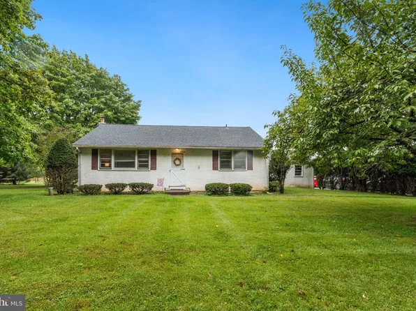 325 E Mount Kirk Ave, Norristown, PA 19403