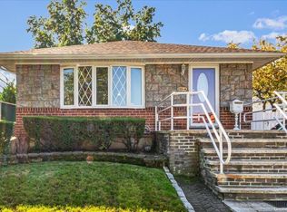 220-14 58th Ave, Flushing, NY 11364