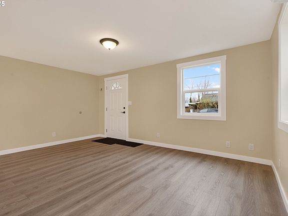 4th image of 9403 NE Gertz Ct