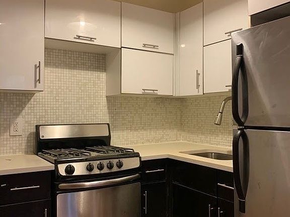 2nd image of 1057 Bergen St #1B