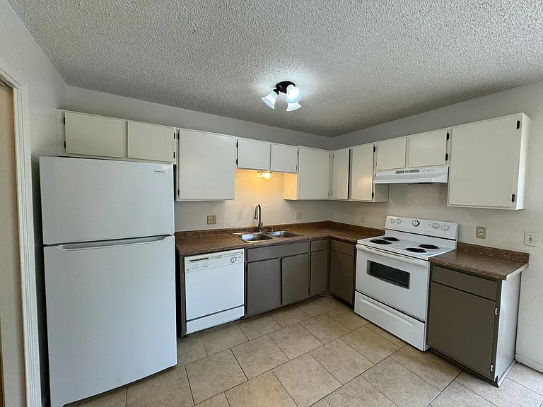 2515 Bermuda Dr — Photo 11