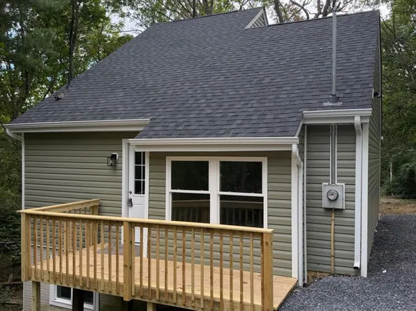329 Persimmon Ln, Gerrardstown, WV 25420