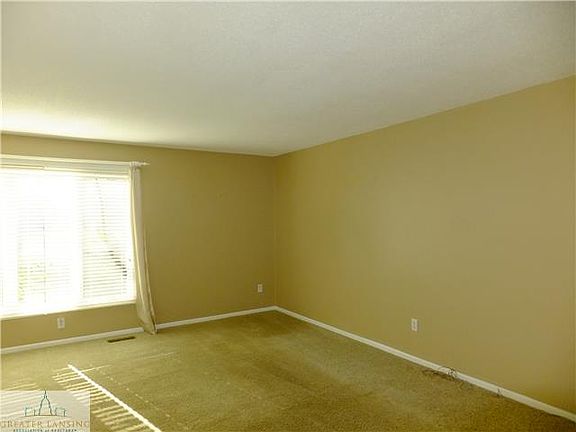 4th image of 1406 Coventry Close St