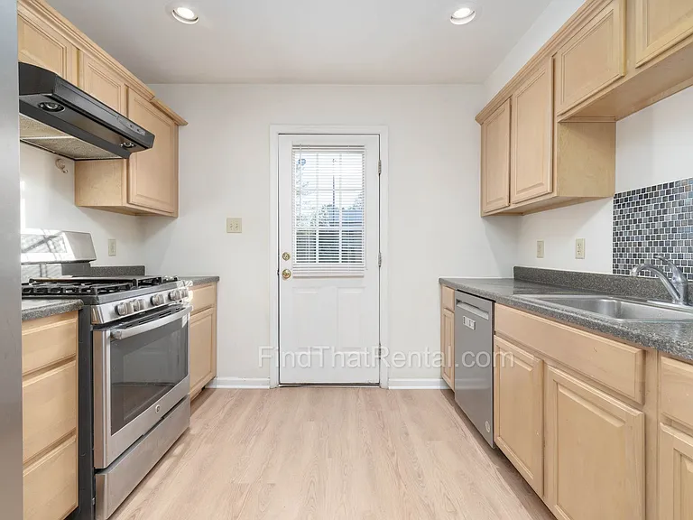 15 Parker Spring Ave — Photo 8