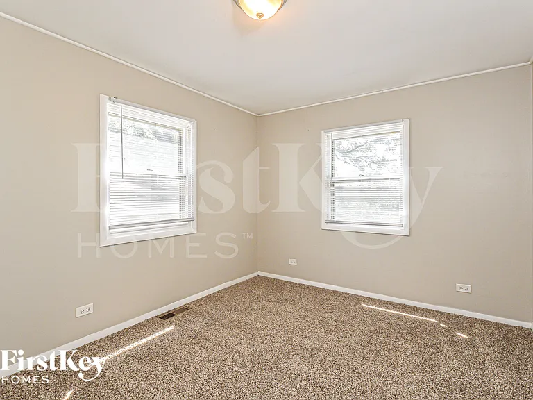 611 Oakwood Dr — Photo 15