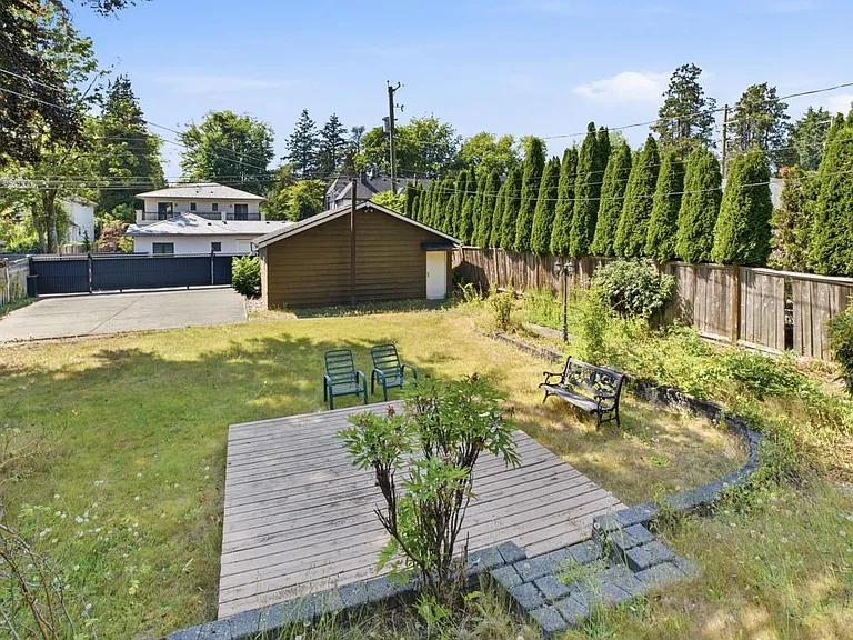 5809 Granville St — Photo 9