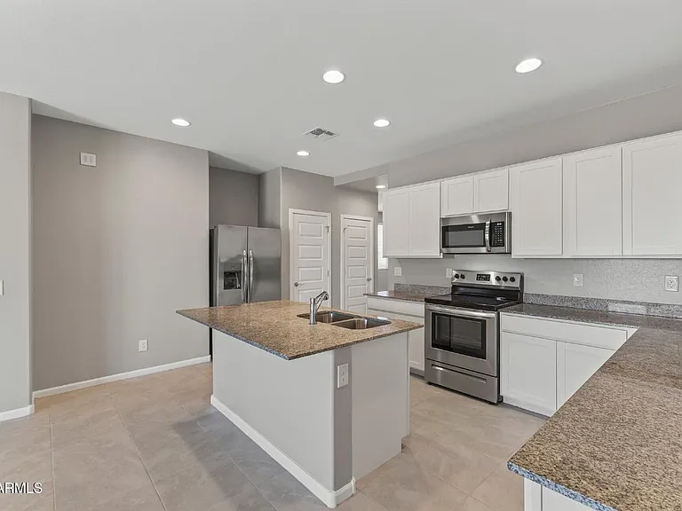 12219 E Wallflower Ln — Photo 5