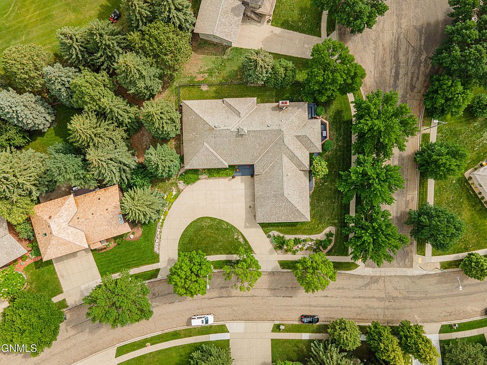 204 Juniper Dr, Bismarck, ND 58503 Zillow