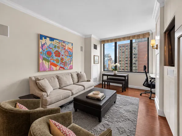 101 West 24th Street image 1 of 20