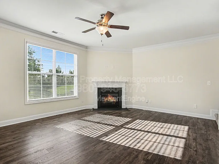 1569 Cambria Ct — Photo 10