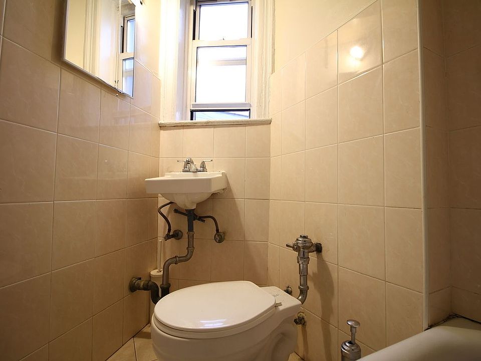 1st image of 43-40 40th St #4D
