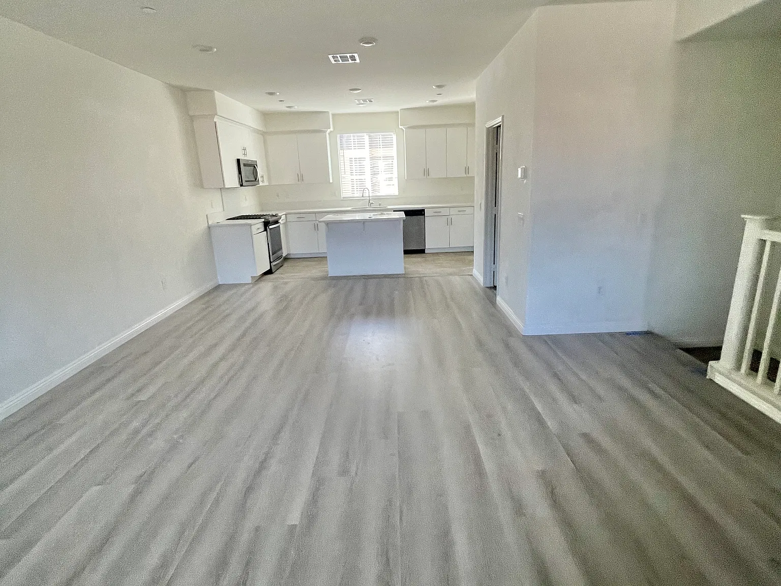 12164 Meridian Dr — Photo 4