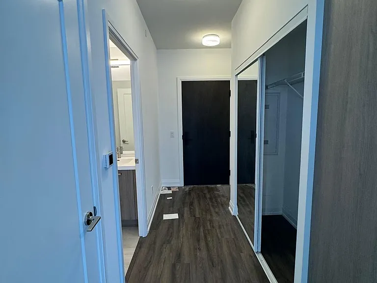 20 Soudan Ave #2204 — Photo 2