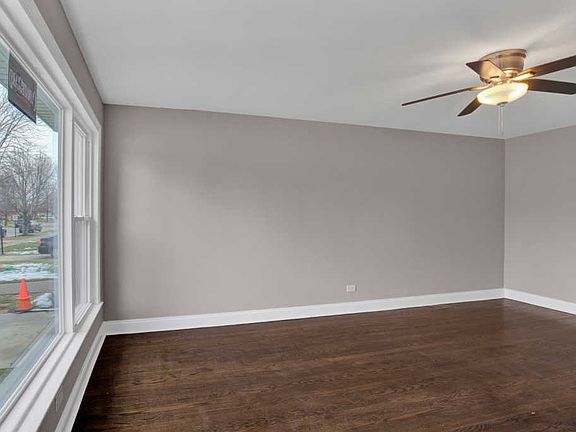 4th image of 3161 W 100th St