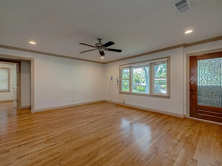 5706 Carew St — Photo 7