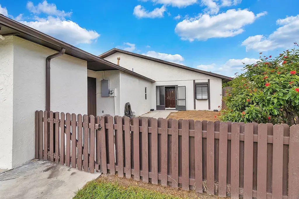 10004 Brightfield Ct — Photo 1