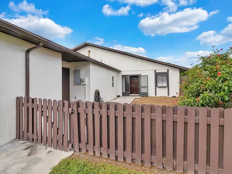10004 Brightfield Ct — Photo 1