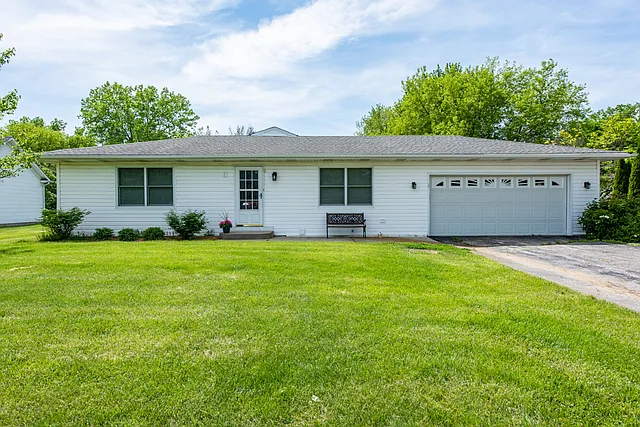 724 English Ln photo 1
