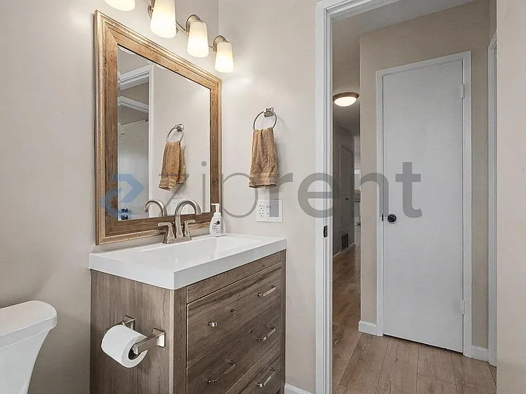 2307 N Cirby Way — Photo 31