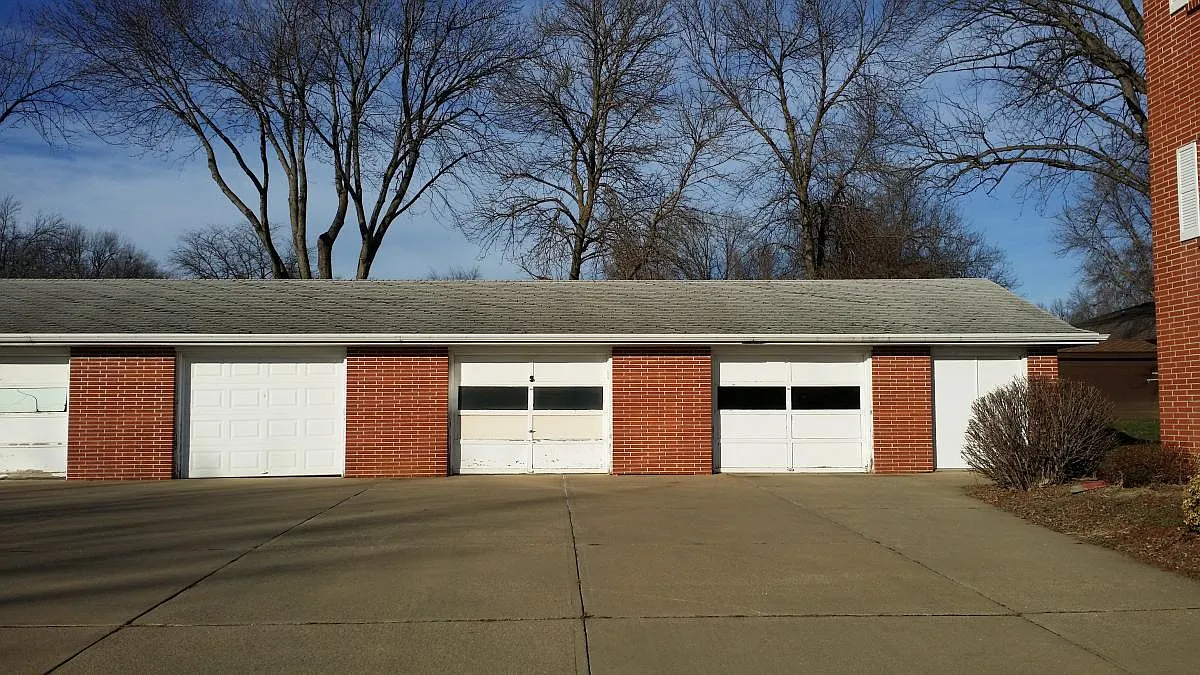 2 bed, 1000 sqft, $950 — Photo 2