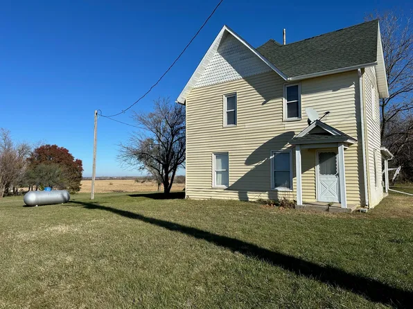 62045 Iowa Hwy #210, Maxwell, IA 50161