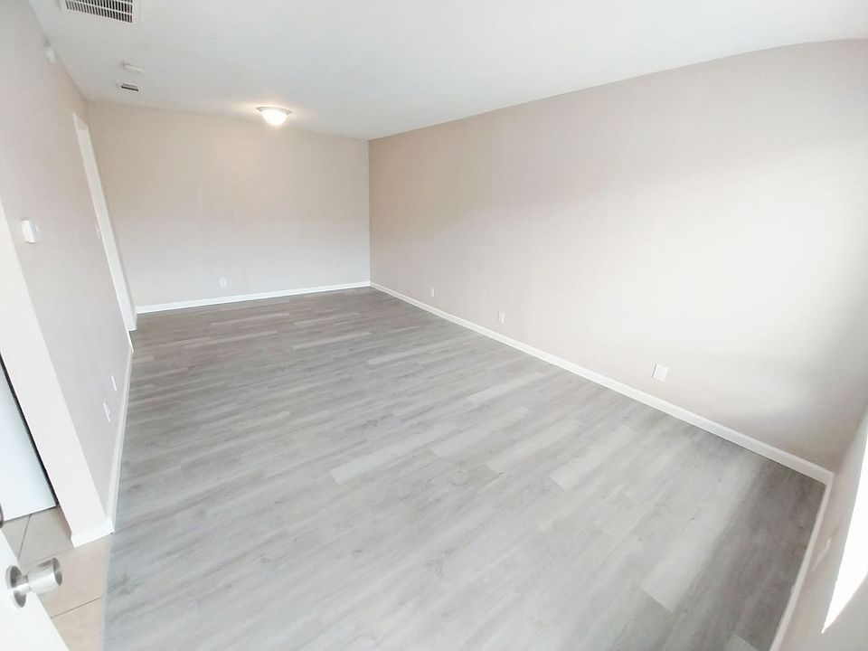 2nd image of 3270-3278 Denver Ave #3