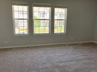 264 Springbrook Trl S, Oswego, IL 60543