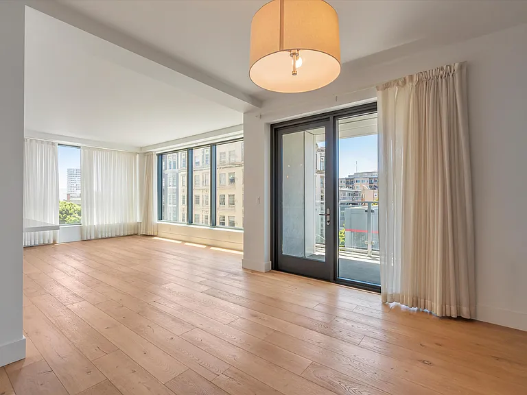 1450 Franklin St #505 — Photo 10