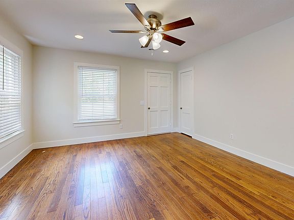 5th image of 2520 Clark St