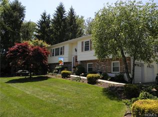 6 Rosewood Dr, Stony Pt, NY 10980