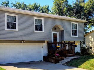 6423 Vane St, Omaha, NE 68152