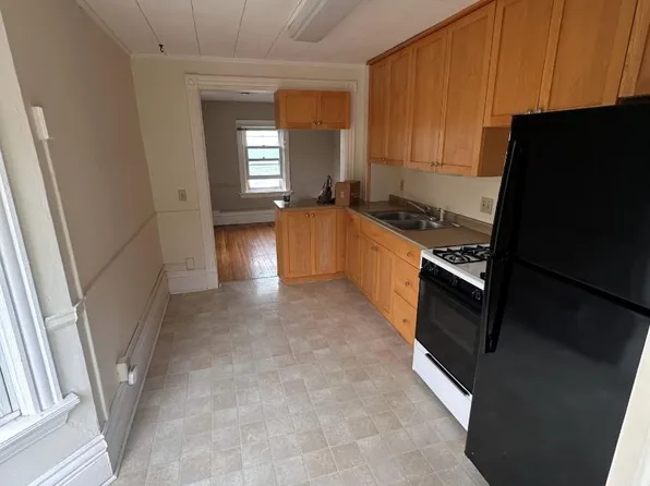 751 Jenifer St APT 4, Madison, WI 53703