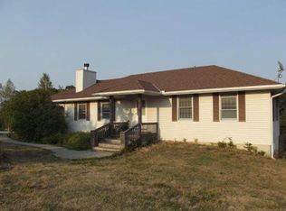 1688 Mueller Ct, Winterset, IA 50273