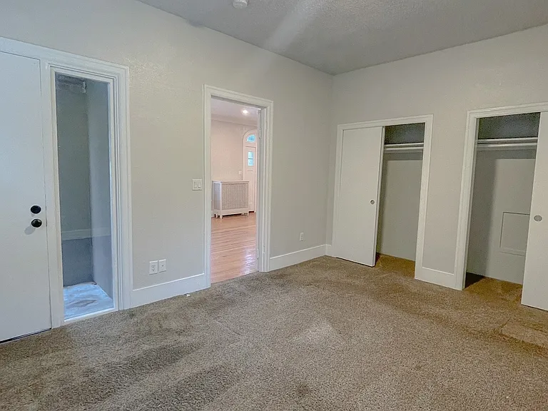 709 N I St #11 — Photo 13