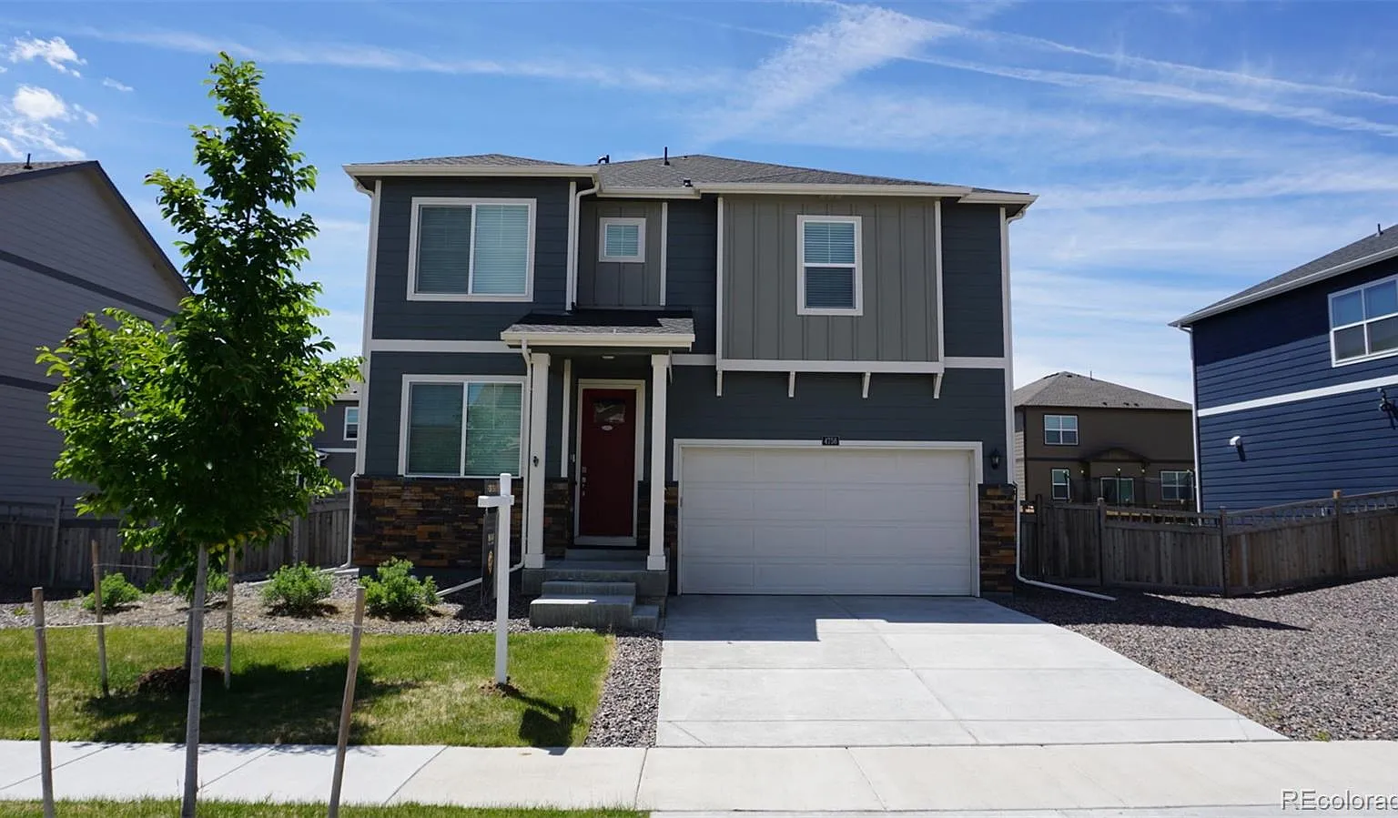 4 bed, 2.5 bath, 2455 sqft, $3,000 — Photo 2