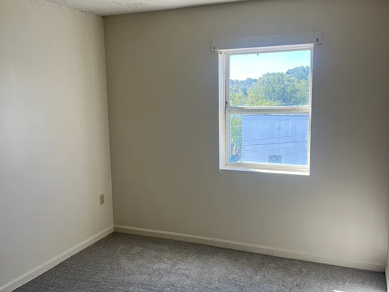 713 S Oakwood Ave #304 — Photo 3