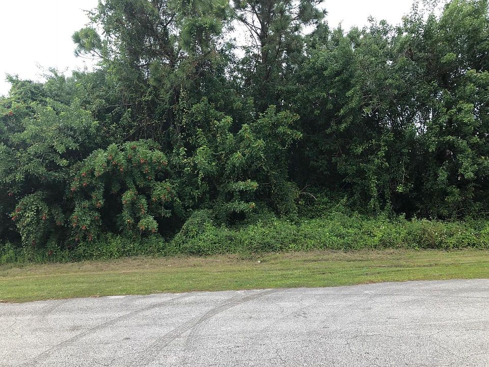 1st image of 413 SW Leona Dr