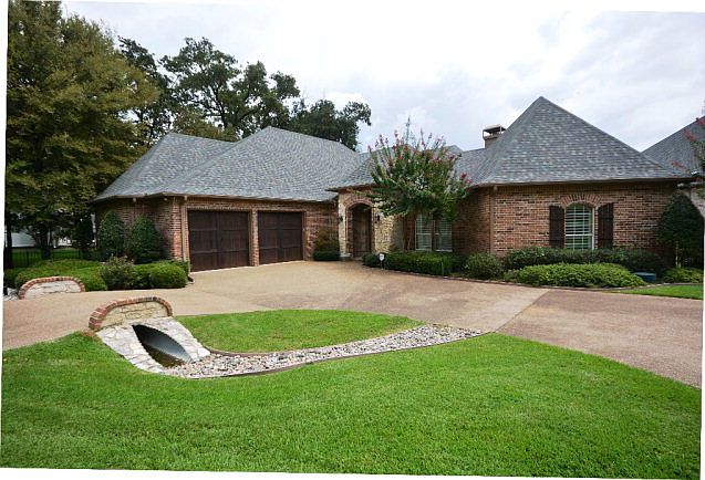 1st image of 153 Pinehurst Dr