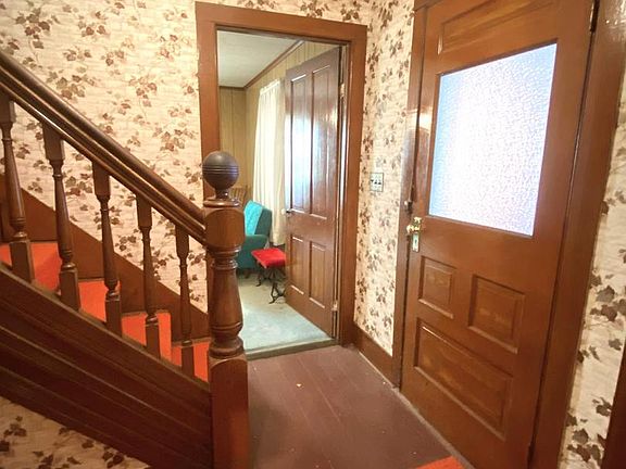 3rd image of 211 Bridge St