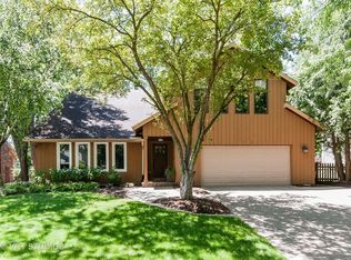 809 Huntleigh Dr, Naperville, IL 60540