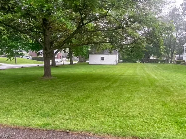 Homedale Ave NW, Canton, OH 44708
