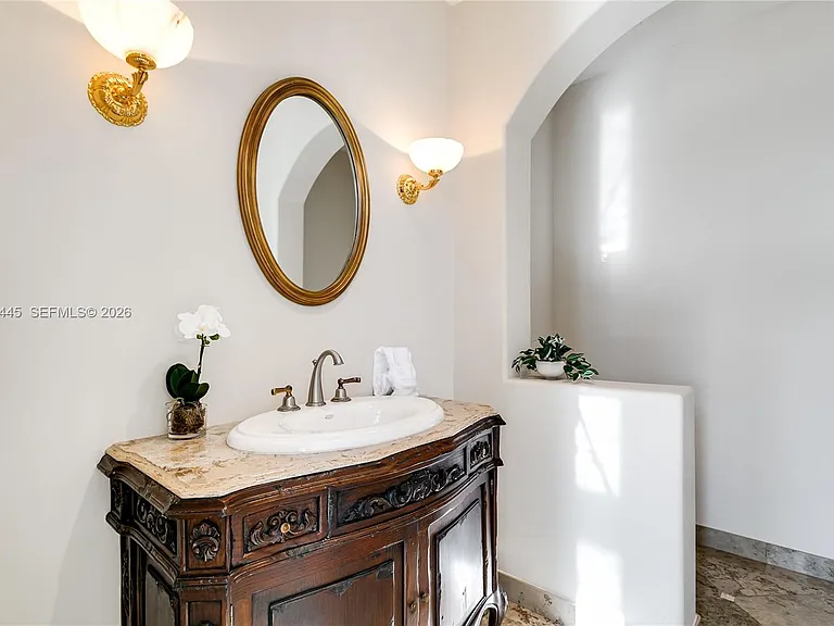 709 Idlewyld Dr — Photo 35
