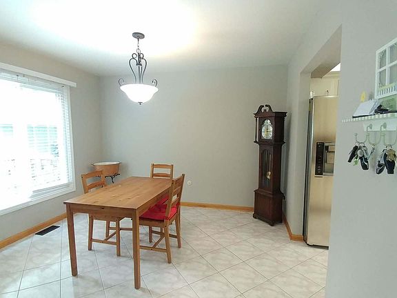 2nd image of 231 Oakwood Ln