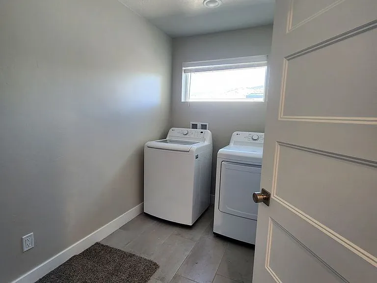 287 W 1425 N #3 — Photo 27