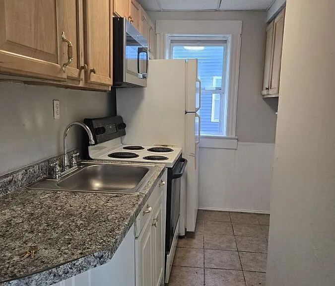 50 Houghton St #2 — Photo 3