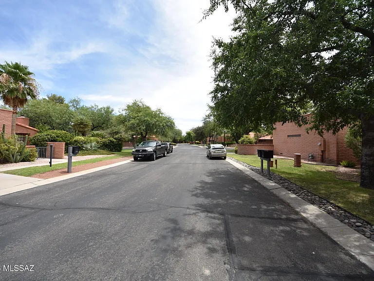 5120 E Woodgate Ln — Photo 3