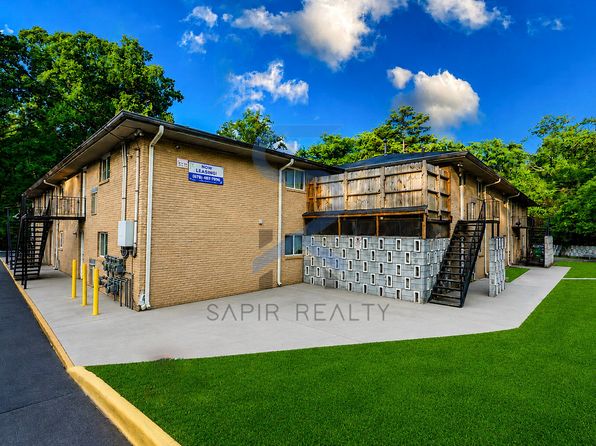 3300 College St APT 5, College Park, GA