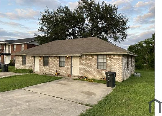 2 bed, 700 sqft, $800 — Photo 4